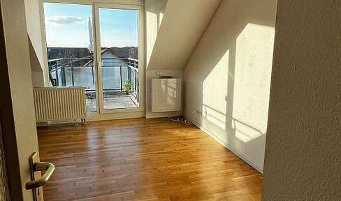 Charmante 2-Zimmer-DG mit Einbauküche, Dachterrasse und Stellplatz