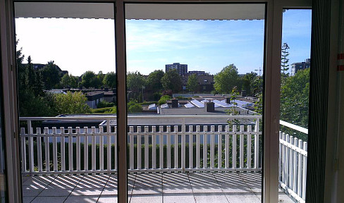 Close to the university: Nice 2-room apartment with balcony and kitchen from 01.12.