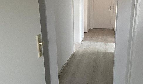 4-Zimmer Wohnung mit Balkon