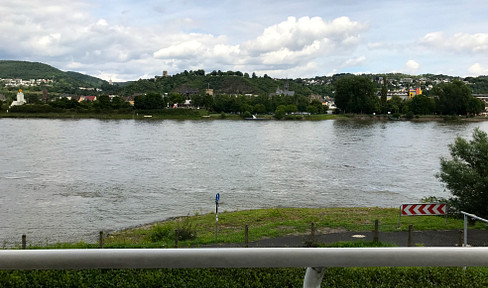 Located directly on the Rhine in Koblenz - 3-room apartment with separate kitchen, 65 square meters - Maximum 2 people - No pets allowed.