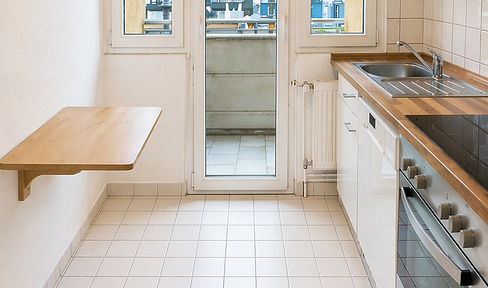 Charmante 2-Zimmer-Wohnung in Top-Lage am Mehringdamm mit 2 Balkonen