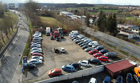 Car dealership space with 20 parking spaces for 1000€