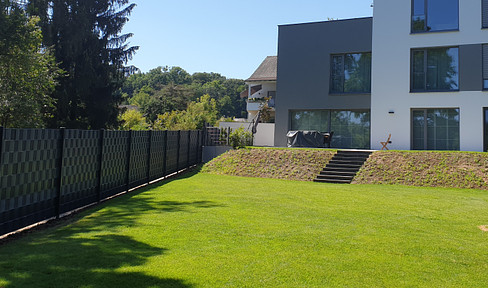 CONTEMPORARY DESIGN, Einzigartige exklusive 5 Raumwohnung am Niederberg mit 410 m2 Garten