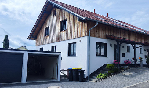 East-facing semi-detached house - beautiful quiet hillside location