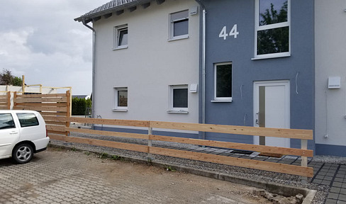 2 Zimmer Dachgeschoss-Wohnung mit Balkon für Single oder junge Paare