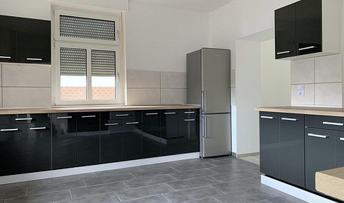 Spacious 2-room apartment with a private terrace and garden – fitted kitchen – centrally located in Usingen.