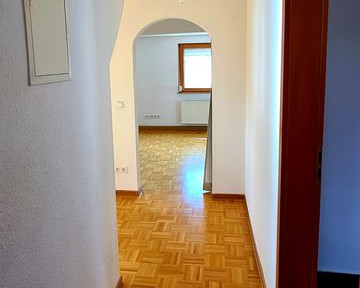 TOP Dachgeschosswohnung mitten im Zentrum von Degerloch