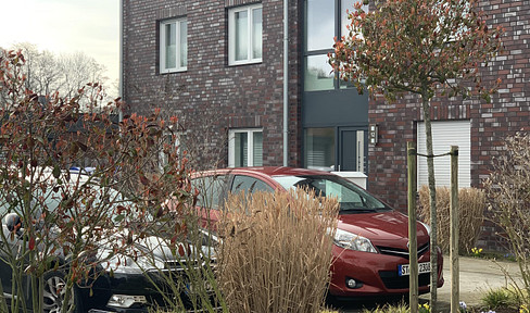 Bright, centrally located 3-room apartment, approximately 71.59 square meters, available from November 1st, 2026.