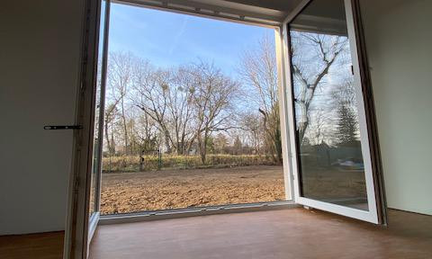 4.5-room apartment with approximately 350 square meters of private garden.