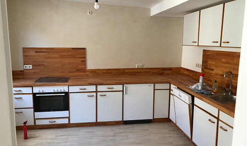 Charming apartment on the 1st floor of a half-timbered house, located in the old town of Windecken.