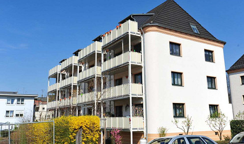 2-room raised first floor apartment with balcony in Zwickau