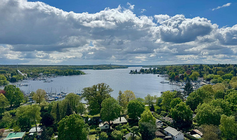 Scharfe Lanke, 2 room luxury apartment, top floor, water view