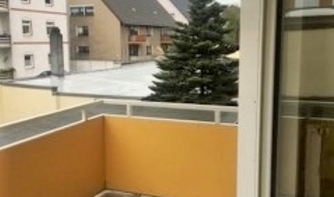 Freundliche 2- Zimmer Wohnung mit Balkon und Einbauküche in Bochum