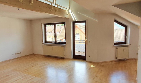 Traumhafte 2,5-Zi.-Galerie-Wohnung mit Balkon mit EBK