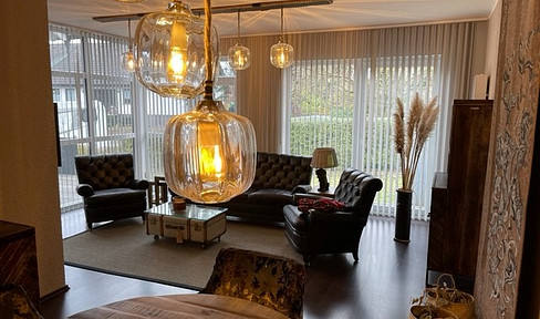 Exclusive furnished ground floor apartment with terrace and garden, central location