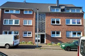 Helle, gut geschnittene 3,5 R EG-Whg. in gepflegtem 6-Familienhaus