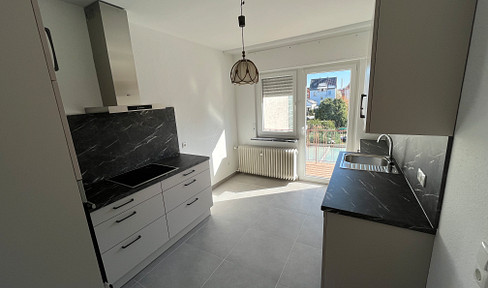 Helle, sanierte 3 Zi-Wohnung, zentral, ruhig, neue EBK