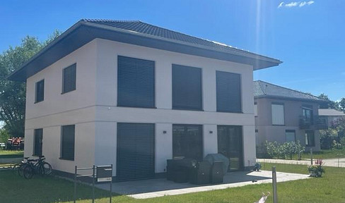 Elegant 4-room apartment with garden in a villa "Am Kirschgarten"