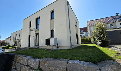 Brand new and modern house in a prime location.