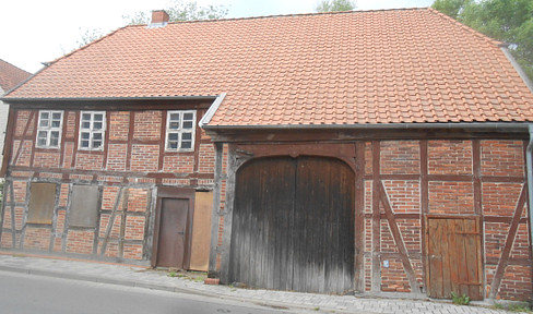 House in need of renovation near Wollfsburg