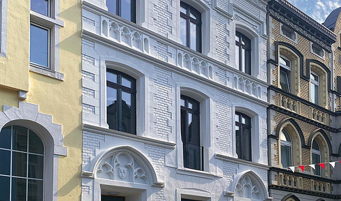 -PROVISIONSFREE- Core refurb. Old building apartment on the 1st floor, listed building, eat-in kitchen, parquet flooring