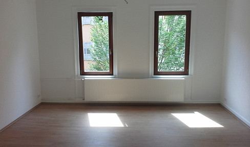 Exclusive, modernized 2-room apartment with terrace, winter garden and EBK in the center