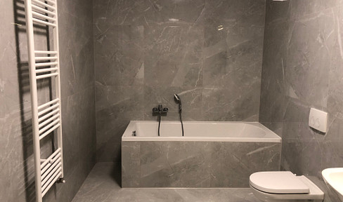 Exclusive 3-room first floor apartment with terrace! In a completely refurbished apartment building