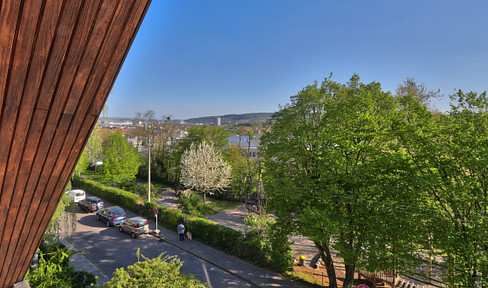 ***Schicke 3,5 ZW in ruhiger Halbhöhenlage mit Rundumblick***