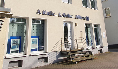 Bright office or practice space in Soest, directly on the Wall with 4 parking spaces