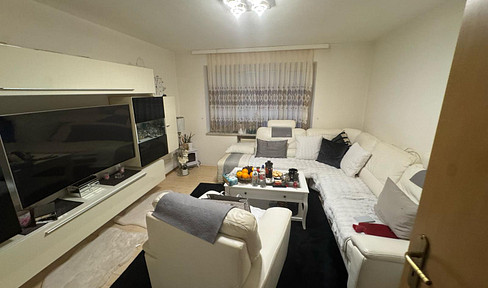 2.5-room apartment in a prime location, living space 52m² and 30m² usable space
