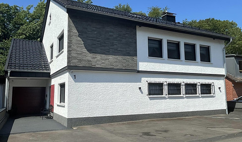 As good as new, detached 1- to 3-family house in a quiet location (Wipperfürth-Ohl)