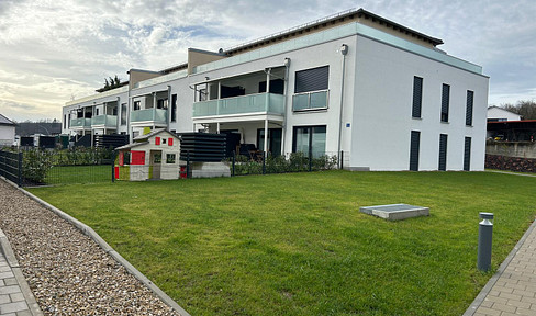 Neuwerige 2 Zimmer Wohnung mit Balkon, EBK, Keller und TG