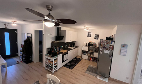 As-new 2-room apartment with balcony, EBK, cellar and TG