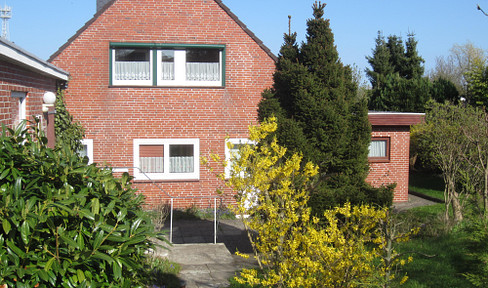 Detached house with 2 apartments in Heiligenhafen