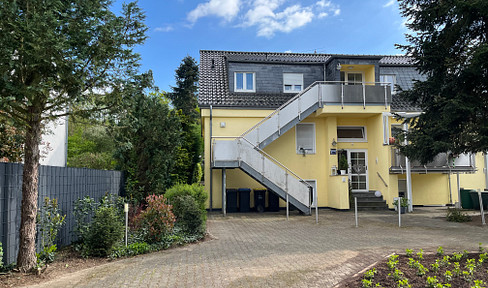 Beautiful and quietly located top floor apartment in Cologne-Holweide is looking for new tenants