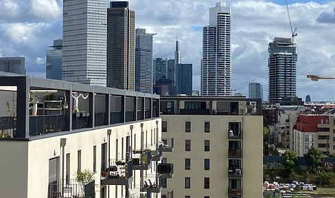 Penthouse-Maisonette, im "LE Quartier Parigot" mit tollem Skylineblick u. EBK