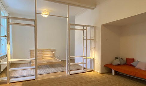 Westhafen Stuckaltbau, sonnig, grün, ruhig, Balkon, hohe Räume