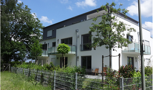 Im Grünen und doch zentral! Ruhige 3,5 Zimmer Wohnung mit großen Balkon in Freising-Stadt/Isarauen