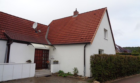 Bad Bramstedt House half 4 room EBK full bath with shower 100 sqm, terrace with garden