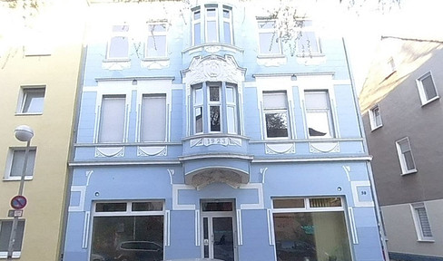 renovated, quiet 4.5 room apartment with city center location