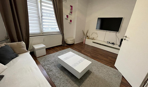 DE950 - Modern, beautiful 2 room apartment with fitted kitchen, shower room and guest WC!