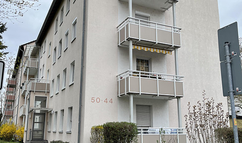 3 Zimmer Wohnung mit Balkon, EBK, Keller sofort beziehbar, Top Lage in der Nähe des DFB Campus