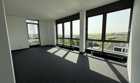 MARIENBORN: Prestigious, bright office unit with distant views and central connections