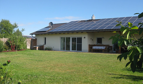 BUNGALOW - in ruhiger Ortsrandlage mit toller Fernsicht