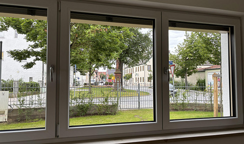 Neubau von 2024, 3-Zimmer-Wohnung mit 150 qm Garten,  Aufzug, TiGa,