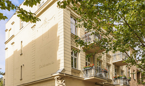 Apartment in a renovated old Art Nouveau building