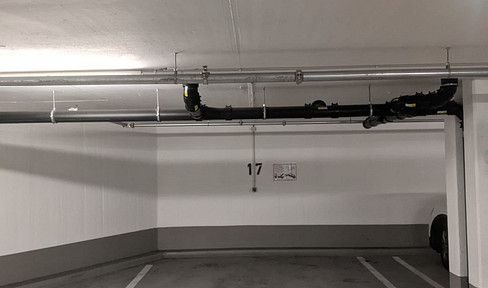 Secure XXL underground parking space with radio remote control in the banking district