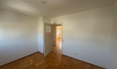 3.5 room apartment with fitted kitchen / parquet flooring / Lassallestr KA-Knielingen / from 01.08.25