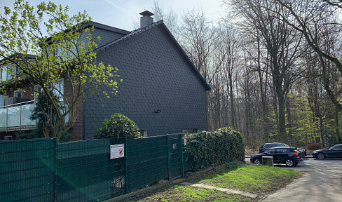 Top floor apartment with air conditioning, shower, bathtub, balcony, with view of the castle park