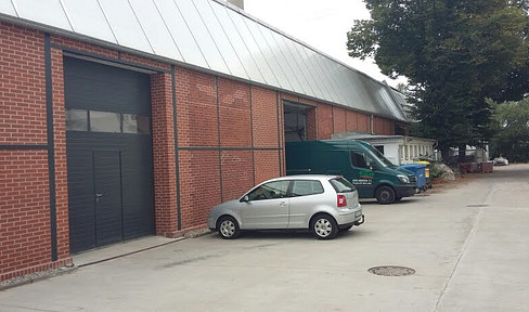 Zur Alten Börse 79 Production/warehouse hall with office space in a great location